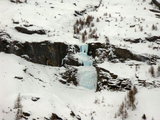 Frete (2).jpg - La cascade vue du parking